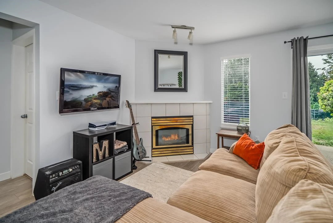 Family Room Photo of 53 32361 Mcrae Avenue, Mission, BC