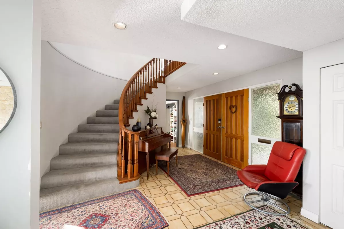 Family Room Photo of 2346 Westhill Drive, West Vancouver, BC