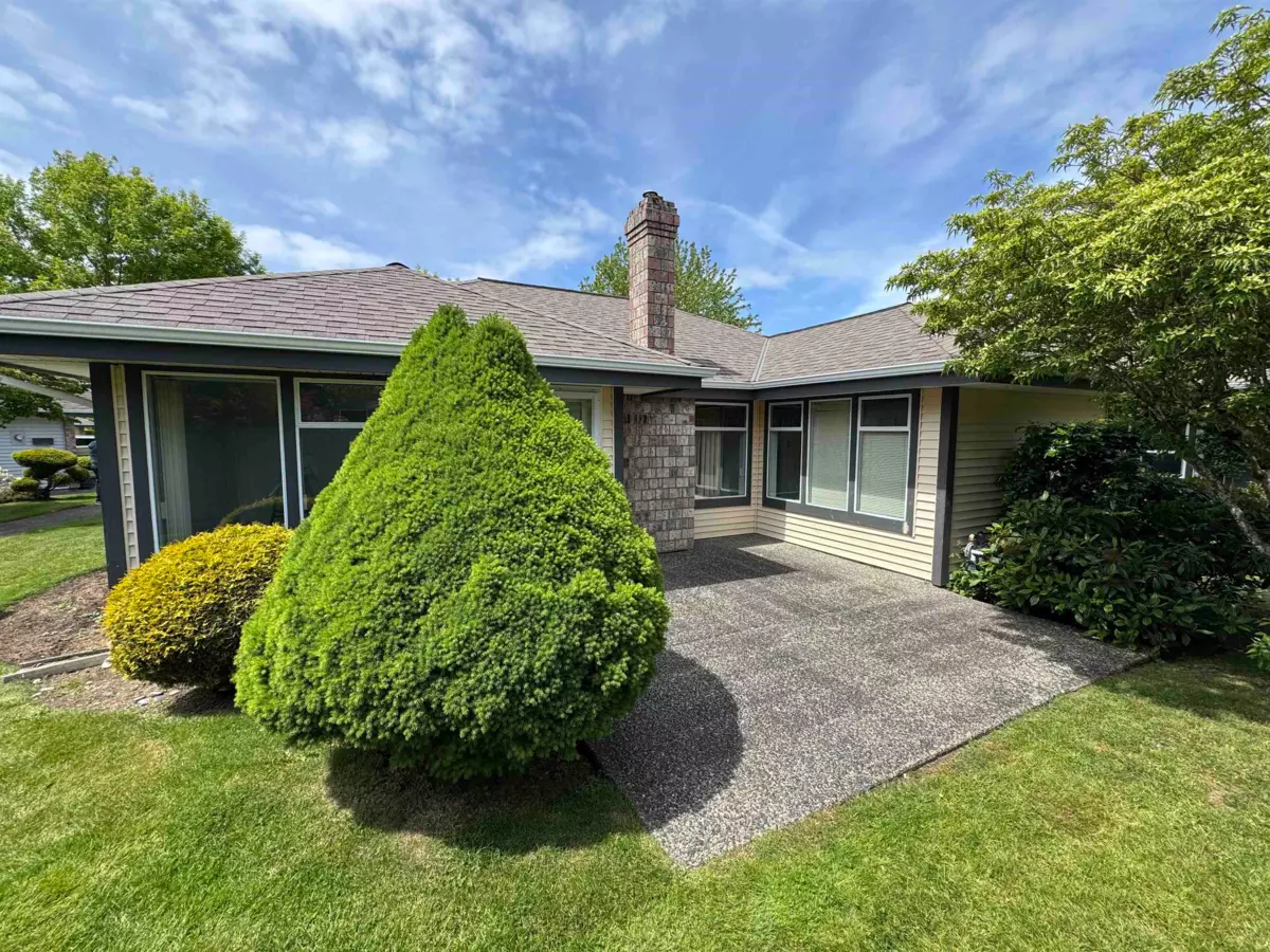Exterior Rear Photo of 118 14220 19a Avenue, Surrey, BC