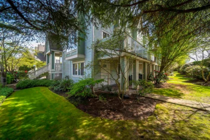 Hallway Photo of 1 16388 85 Avenue, Surrey, BC