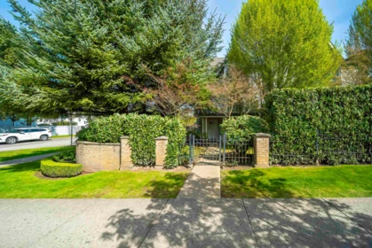 Outdoor Patio Photo of 1 16388 85 Avenue, Surrey, BC