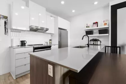 Kitchen Photo of 610 32828 Landeau Place, Abbotsford, BC