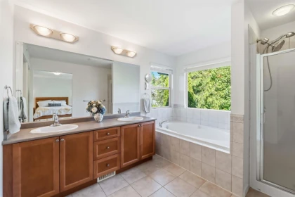 Basement Recreation Room Photo of 10676 247a Street, Maple Ridge, BC
