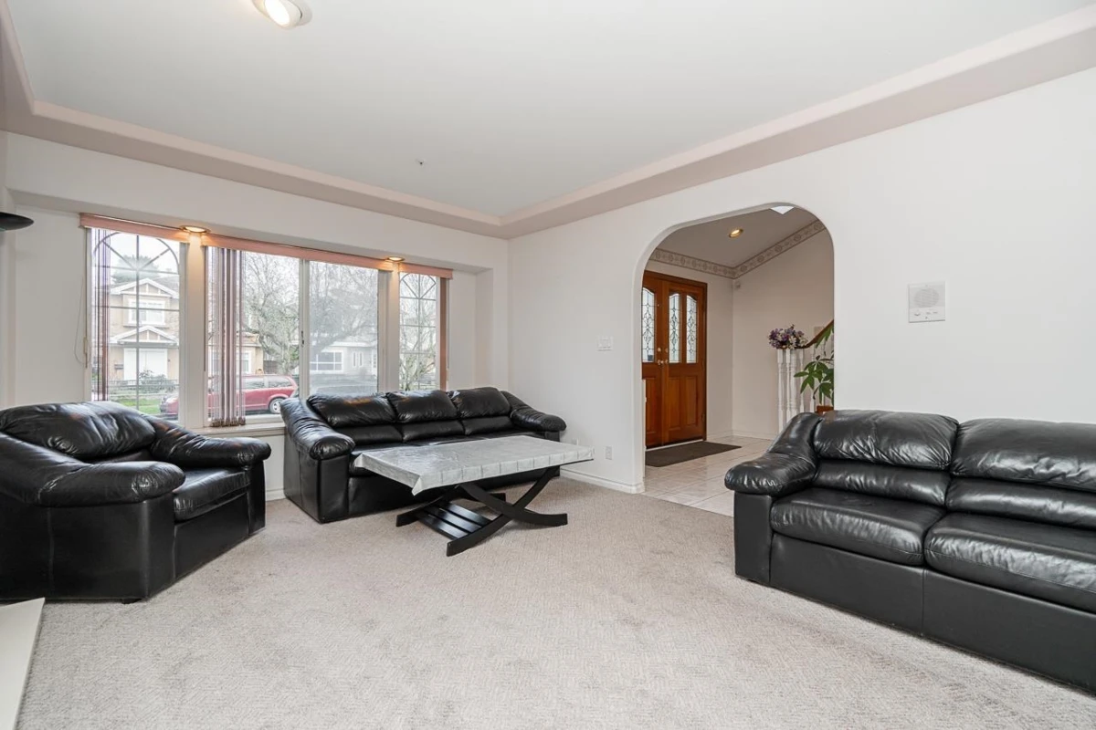 Dining Area Photo of 726 E 56th Avenue, Vancouver, BC