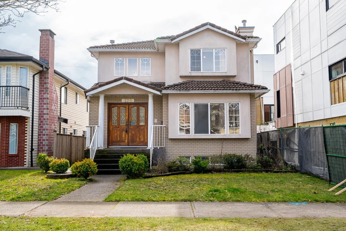 Exterior Rear Photo of 726 E 56th Avenue, Vancouver, BC