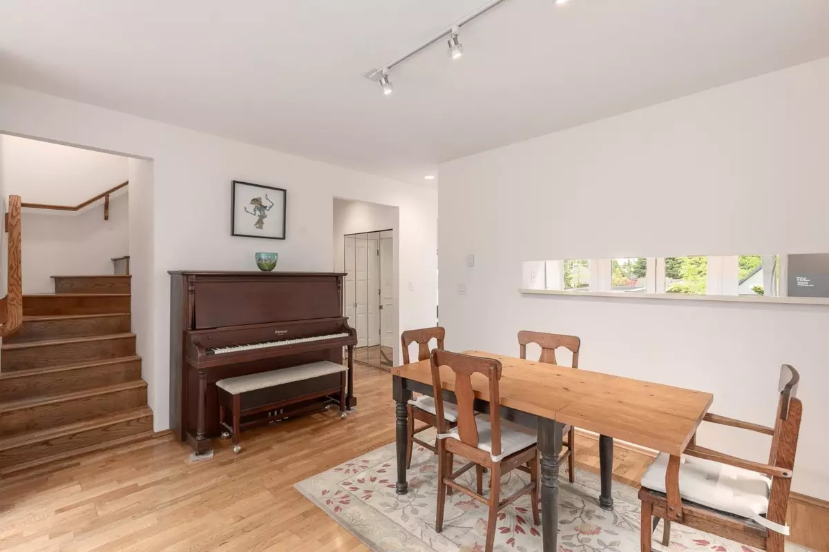 Dining Area Photo of 2546 W 2nd Avenue, Vancouver, BC