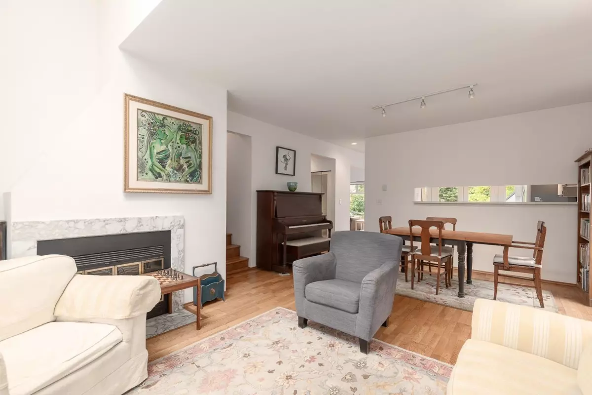 Living Room Photo of 2546 W 2nd Avenue, Vancouver, BC