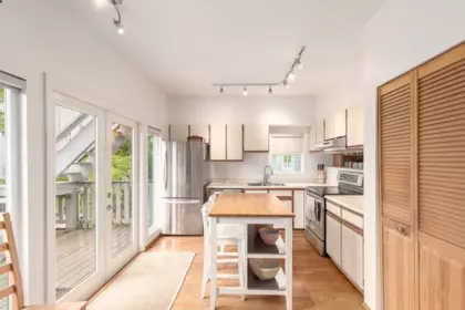 Breakfast Nook Photo of 2546 W 2nd Avenue, Vancouver, BC