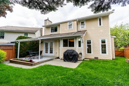 Hot Tub / Spa Photo of 9395 209b Street, Langley, BC