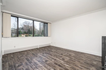Breakfast Nook Photo of 204 1740 Comox Street, Vancouver, BC