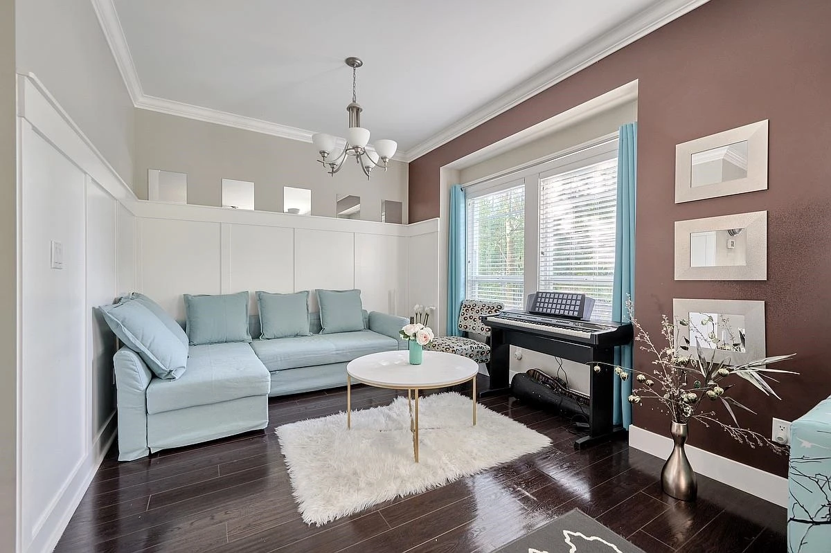 Living Room Photo of 40 8358 121a Street, Surrey, BC