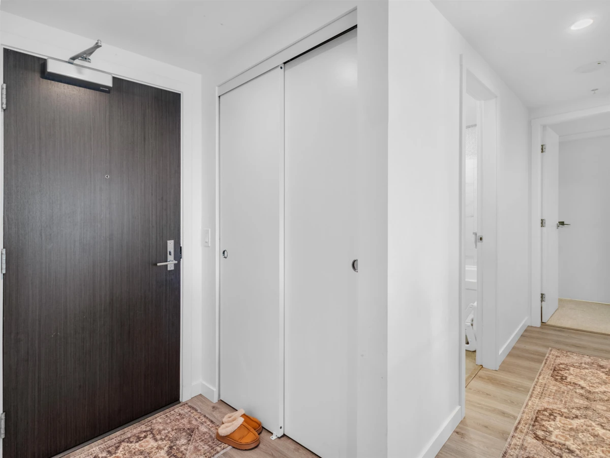 Family Room Photo of 616 13350 Central Avenue, Surrey, BC