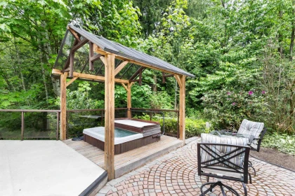 Hot Tub / Spa Photo of 25393 112 Avenue, Maple Ridge, BC