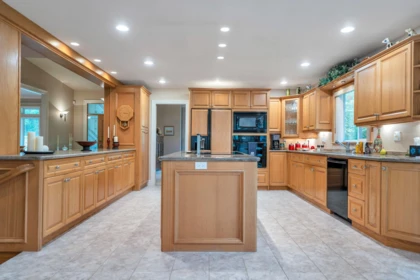 Breakfast Nook Photo of 9385 173a Street, Surrey, BC