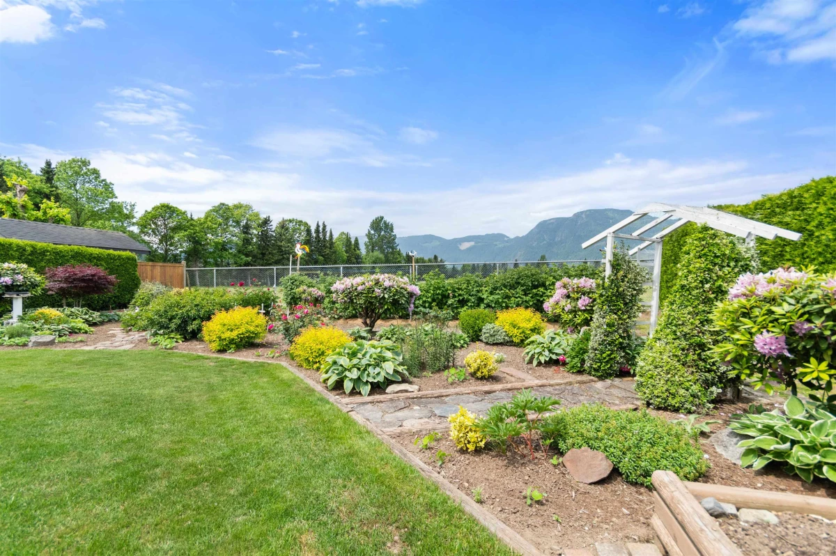 Living Room Photo of 1711 Beaman Drive, Agassiz, BC