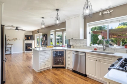 Kitchen Island Photo of 6289 Tyler Road, Sechelt, BC