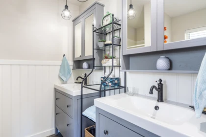 Walk-In Closet Photo of 6289 Tyler Road, Sechelt, BC