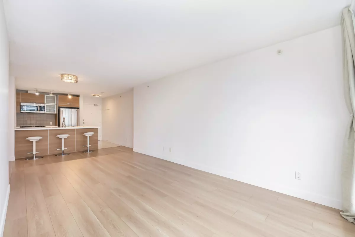 Family Room Photo of 2109 13688 100 Avenue, Surrey, BC