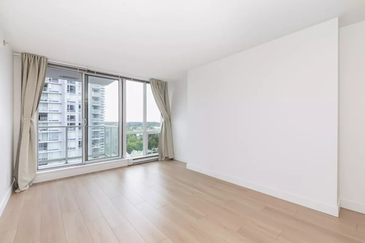 Living Room Photo of 2109 13688 100 Avenue, Surrey, BC