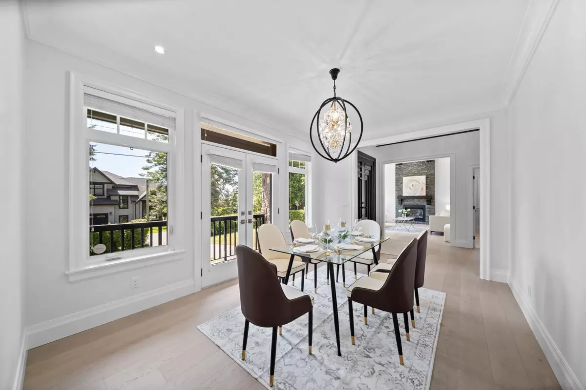 Dining Area Photo of 13101 14 Avenue, Surrey, BC