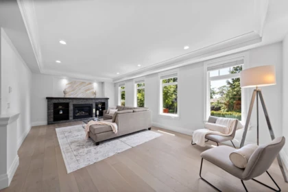 Kitchen Island Photo of 13101 14 Avenue, Surrey, BC