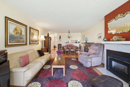 Kitchen Photo of 12263 92 Avenue, Surrey, BC