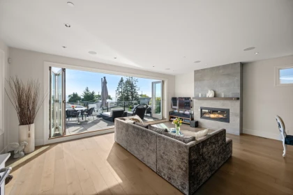 Kitchen Photo of 14712 Mcdonald Avenue, White Rock, BC
