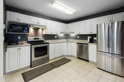 Kitchen Island Photo of 305 31831 Peardonville Road, Abbotsford, BC