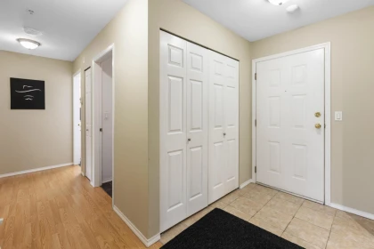 Primary Bathroom Photo of 305 31831 Peardonville Road, Abbotsford, BC