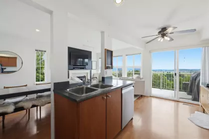 Kitchen Photo of 72 35287 Old Yale Road, Abbotsford, BC