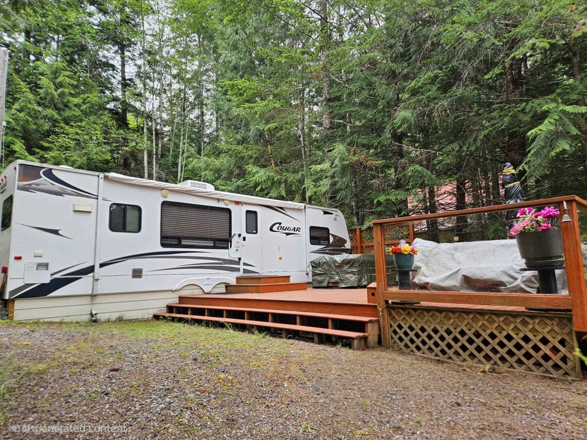 Family Room Photo of 6036 Egmont Road, Egmont, BC