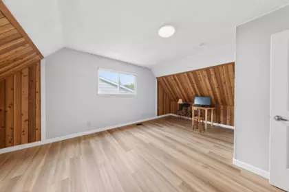 Entry Foyer Photo of 4713 46 Avenue, Delta, BC
