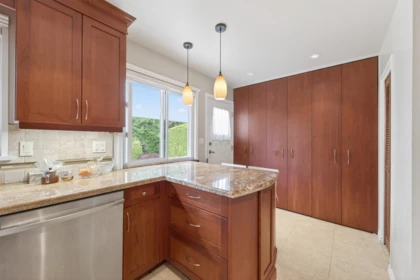 Kitchen Photo of 4713 46 Avenue, Delta, BC