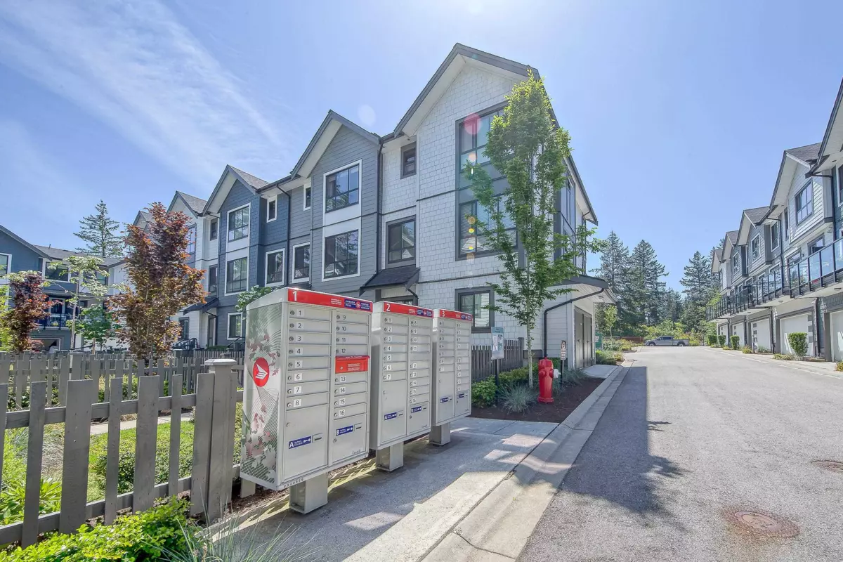 Exterior Rear Photo of 16 16760 25 Avenue, Surrey, BC