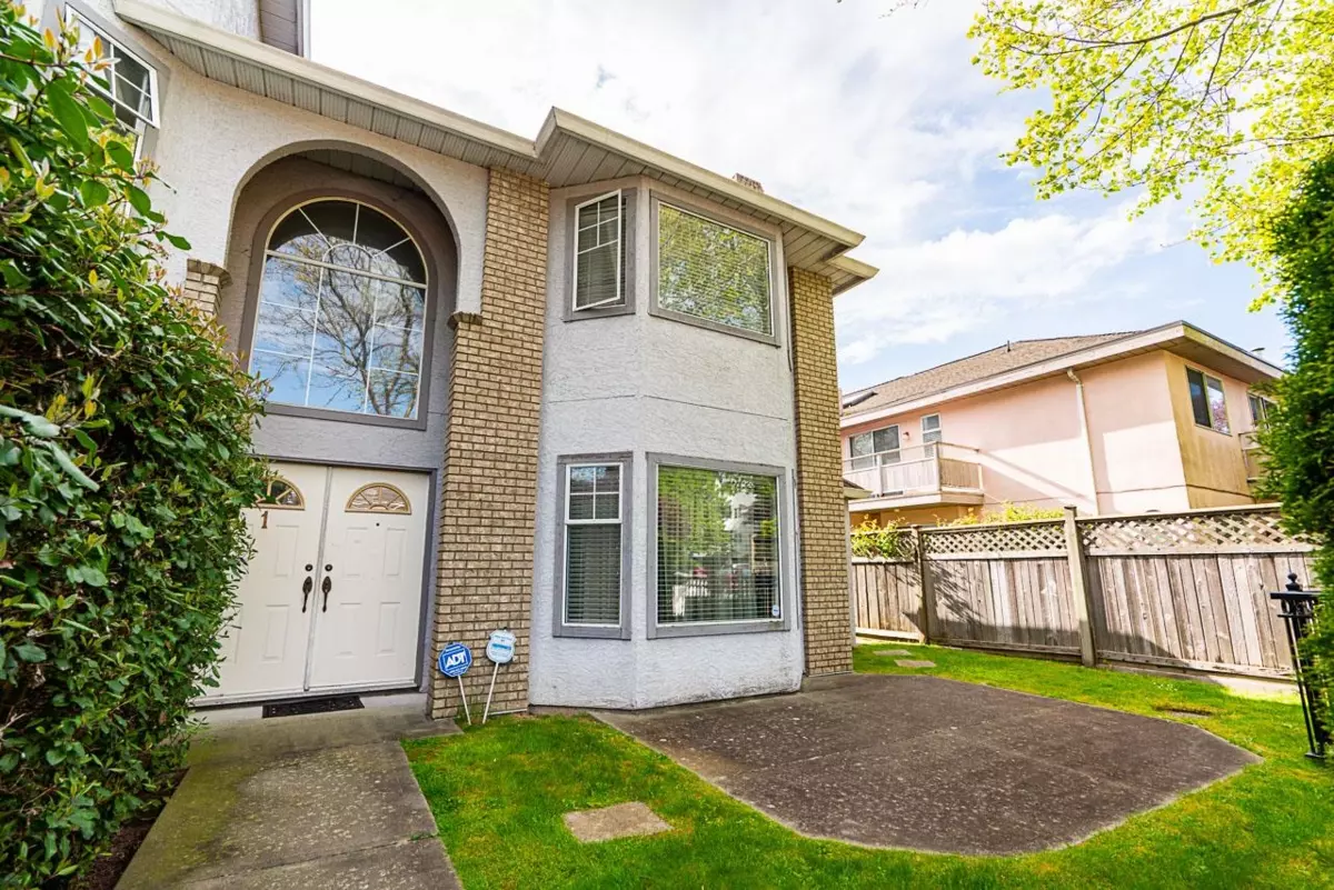 Living Room Photo of 1 7911 Moffatt Road, Richmond, BC
