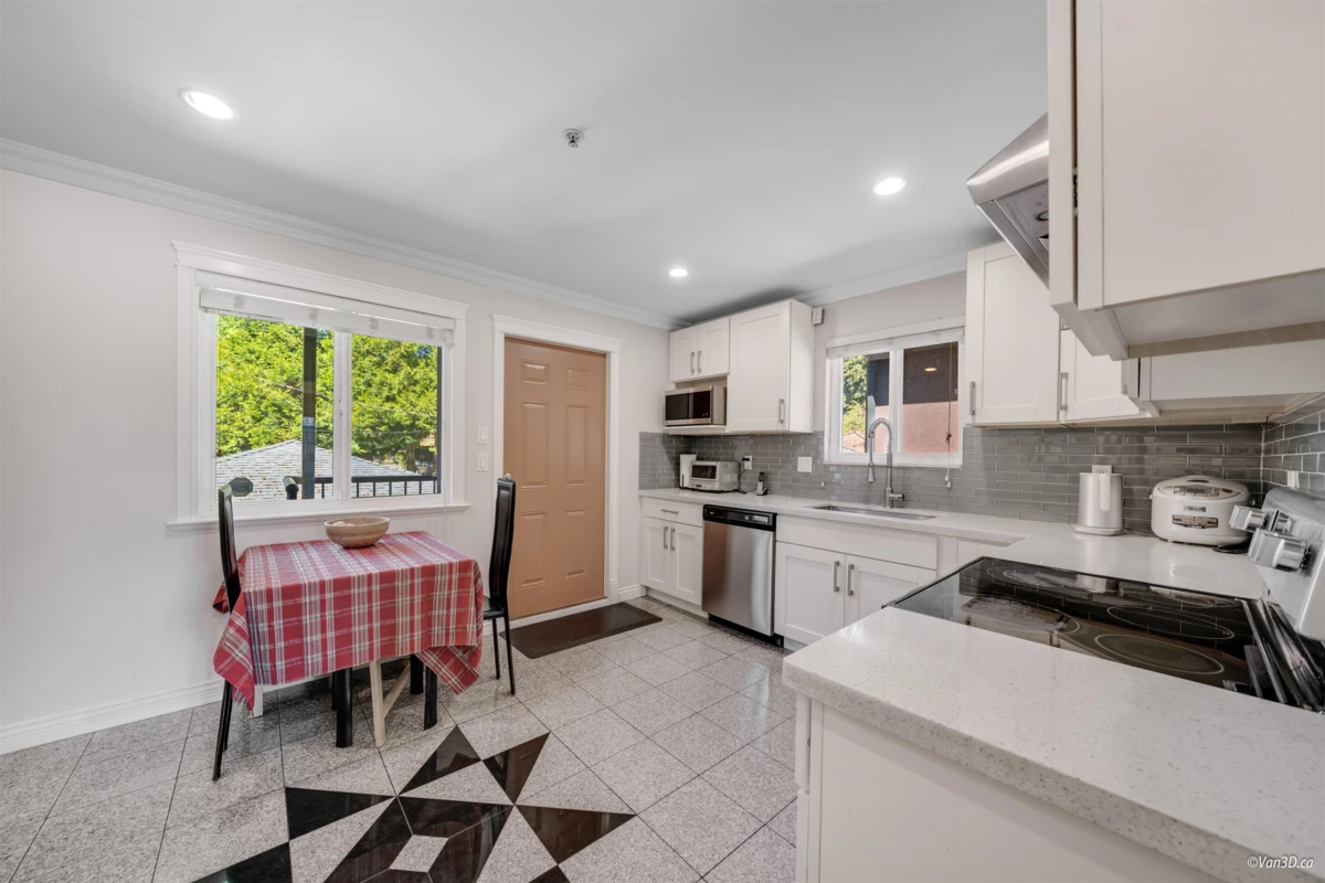 Family Room Photo of 7531 Oak Street, Vancouver, BC