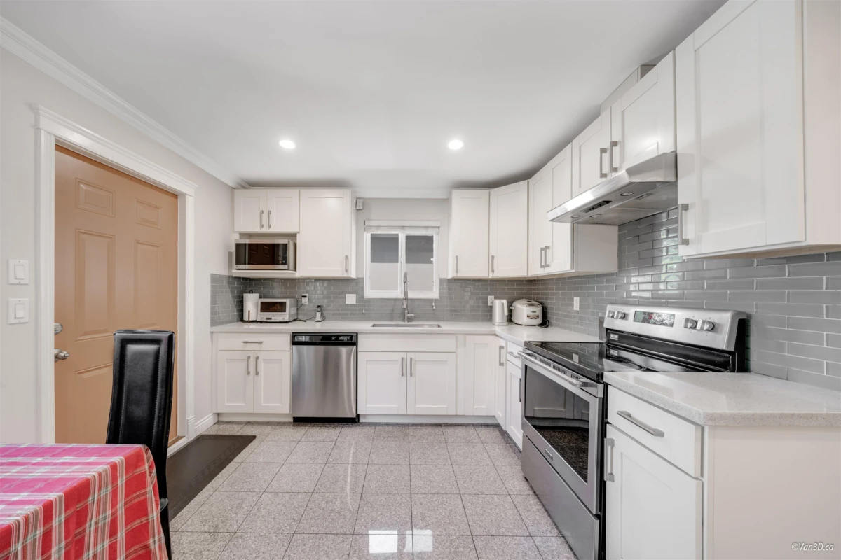 Living Room Photo of 7531 Oak Street, Vancouver, BC