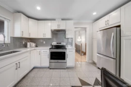 7531 Oak Street, Vancouver, BC