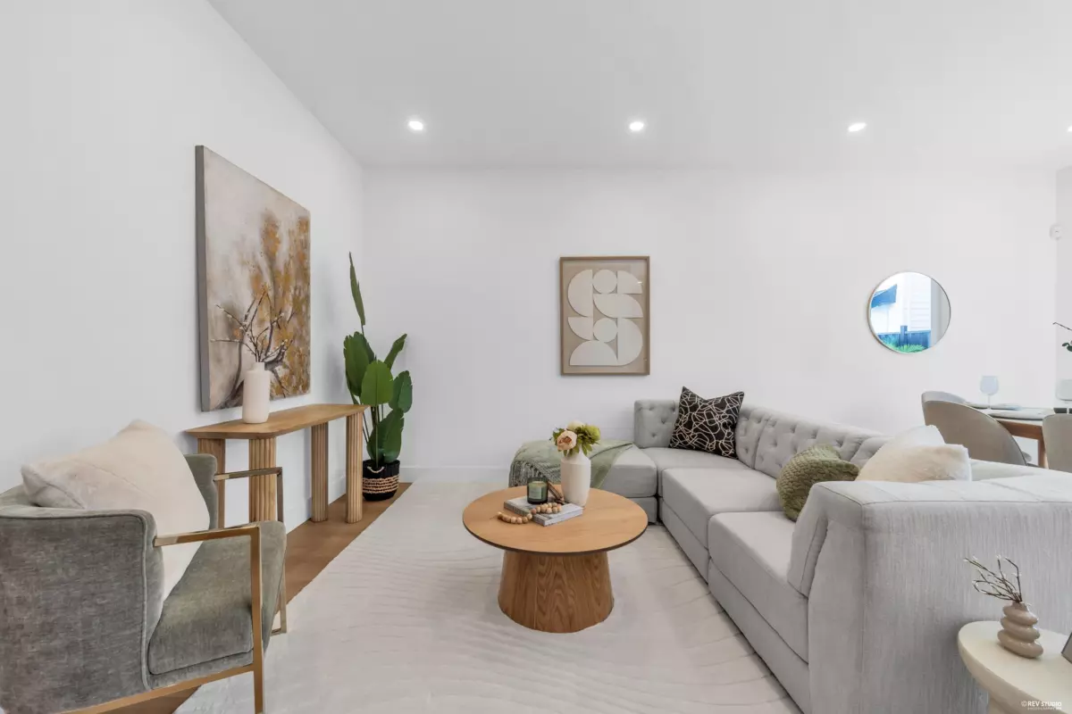 Family Room Photo of 4 2316 Cliff Avenue, Burnaby, BC