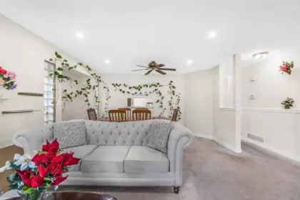 Walk-In Closet Photo of 165 3160 Townline Road, Abbotsford, BC