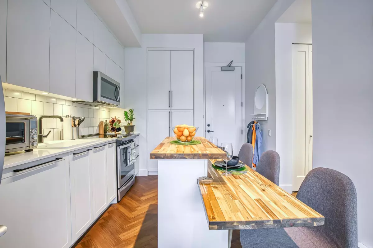 Dining Area Photo of 406 14968 101a Avenue, Surrey, BC