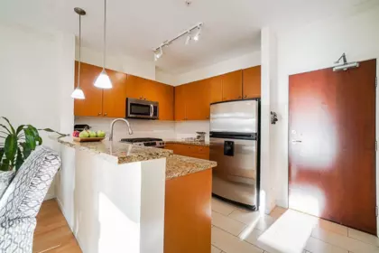 407 14 E Royal Avenue, New Westminster, BC, New Westminster — Apartment/Condo for sale