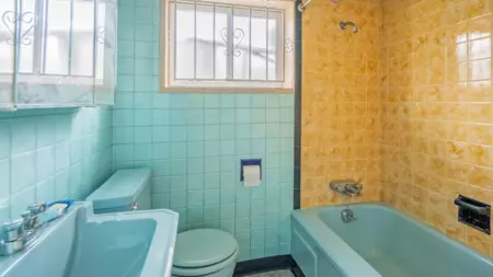 Laundry Room Photo of 5433 Ash Street, Vancouver, BC