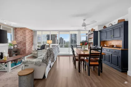 904 4400 Buchanan Street, Burnaby, BC, Burnaby — Apartment/Condo for sale