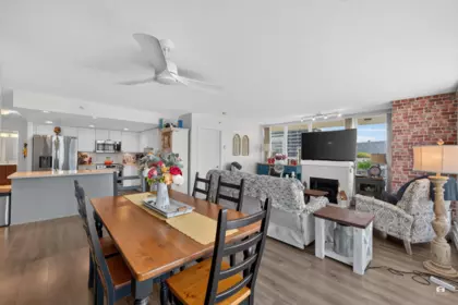 Kitchen Island Photo of 904 4400 Buchanan Street, Burnaby, BC