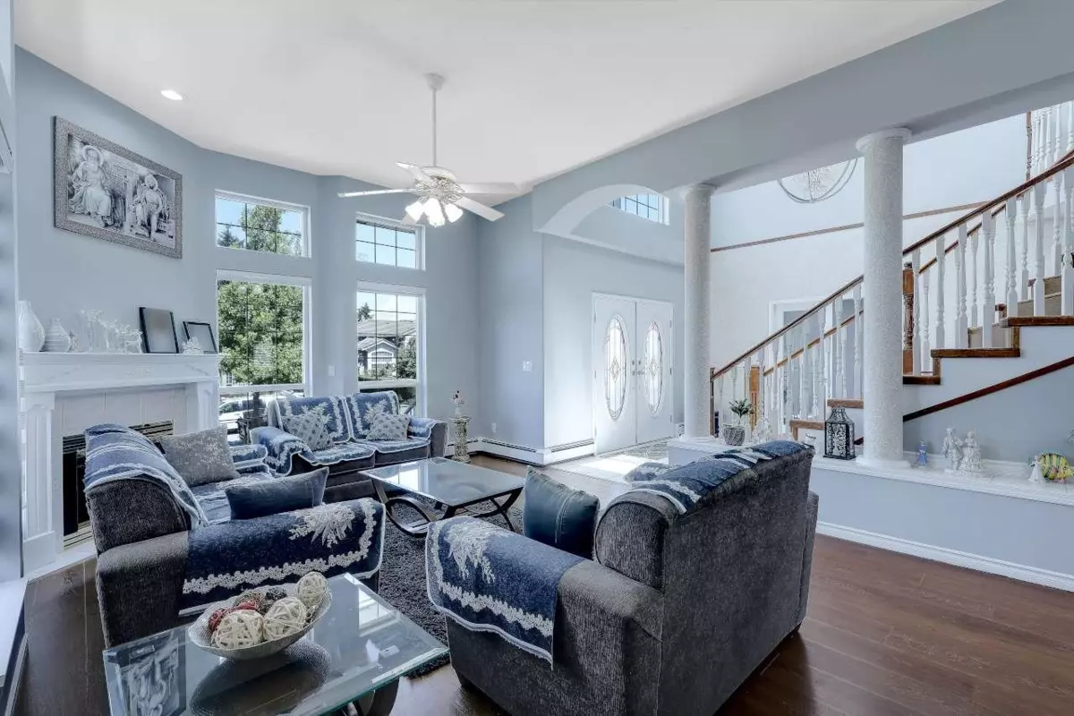 Dining Area Photo of 12242 98a Avenue, Surrey, BC
