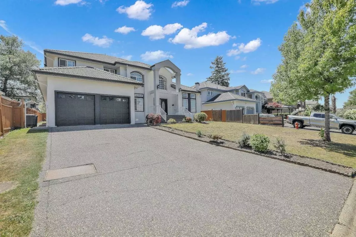 Living Room Photo of 12242 98a Avenue, Surrey, BC