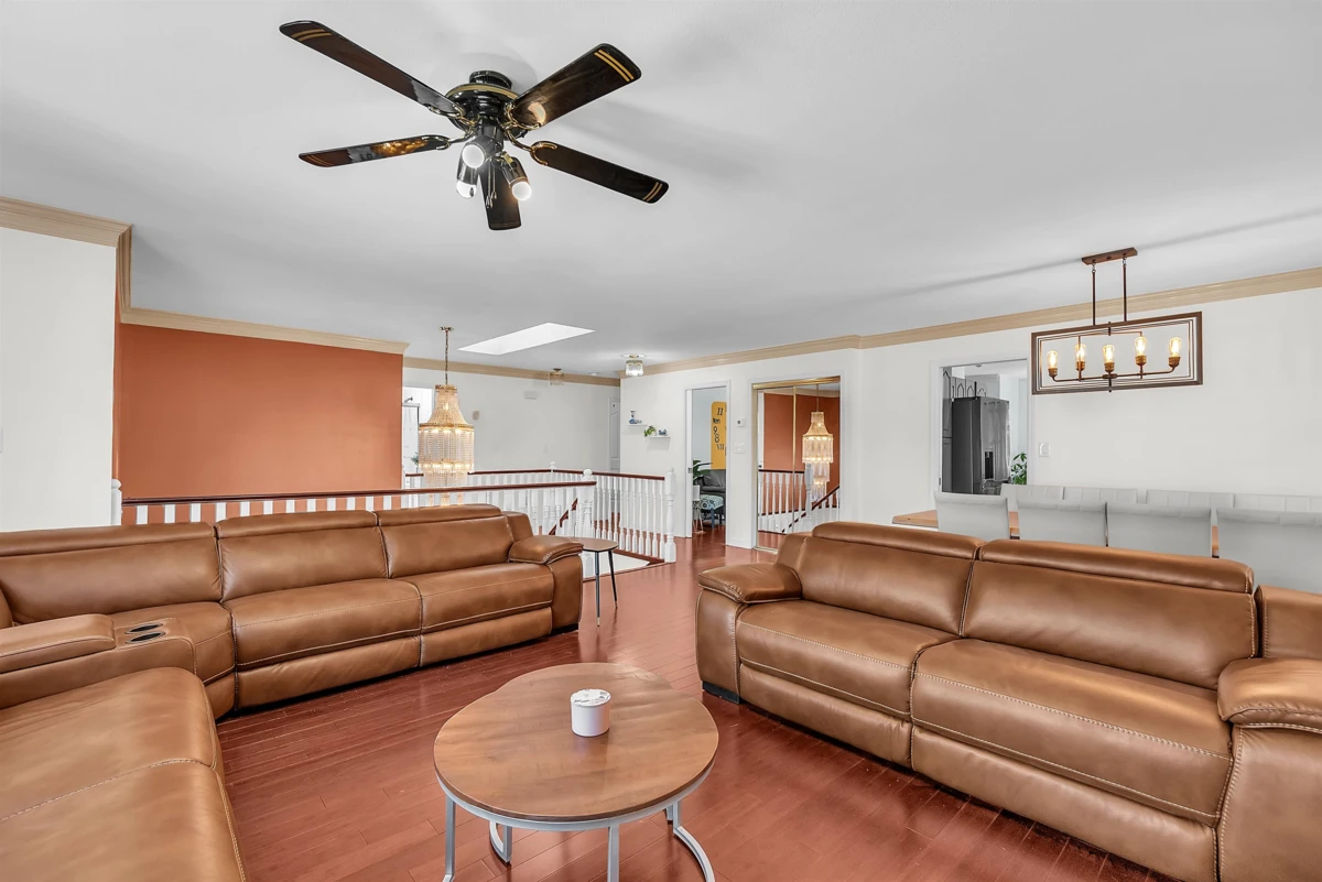 Family Room Photo of 7922 16 Avenue, Burnaby, BC