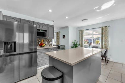 Kitchen Island Photo of 7922 16 Avenue, Burnaby, BC