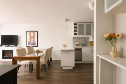 Kitchen Island Photo of 306 570 E 8th Avenue, Vancouver, BC